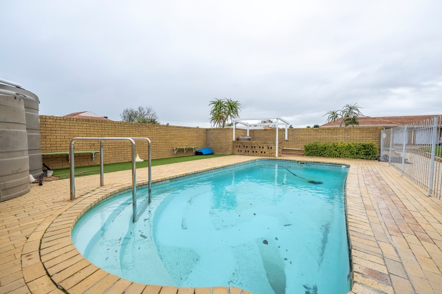 2 Bedroom Property for Sale in Sonstraal Western Cape
